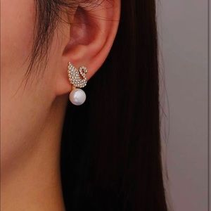 COPY - Swan pearl studs